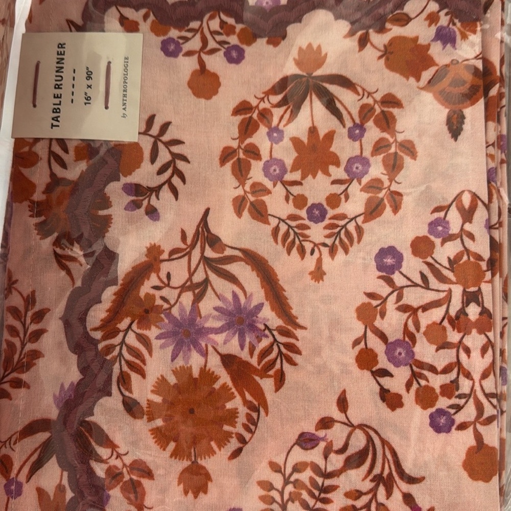 Meera‎ table runner - Picture 6 of 9